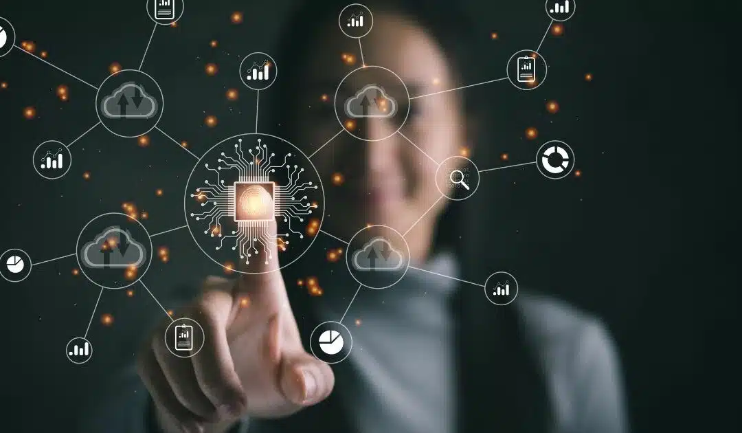 Red de datos con íconos y una persona interactuando